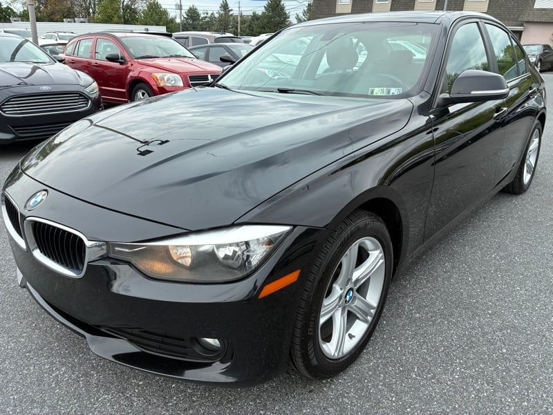 2013 BMW 3 Series 320i xDrive Sedan's photo